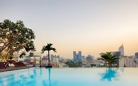 Khách Sạn Grand Silverland